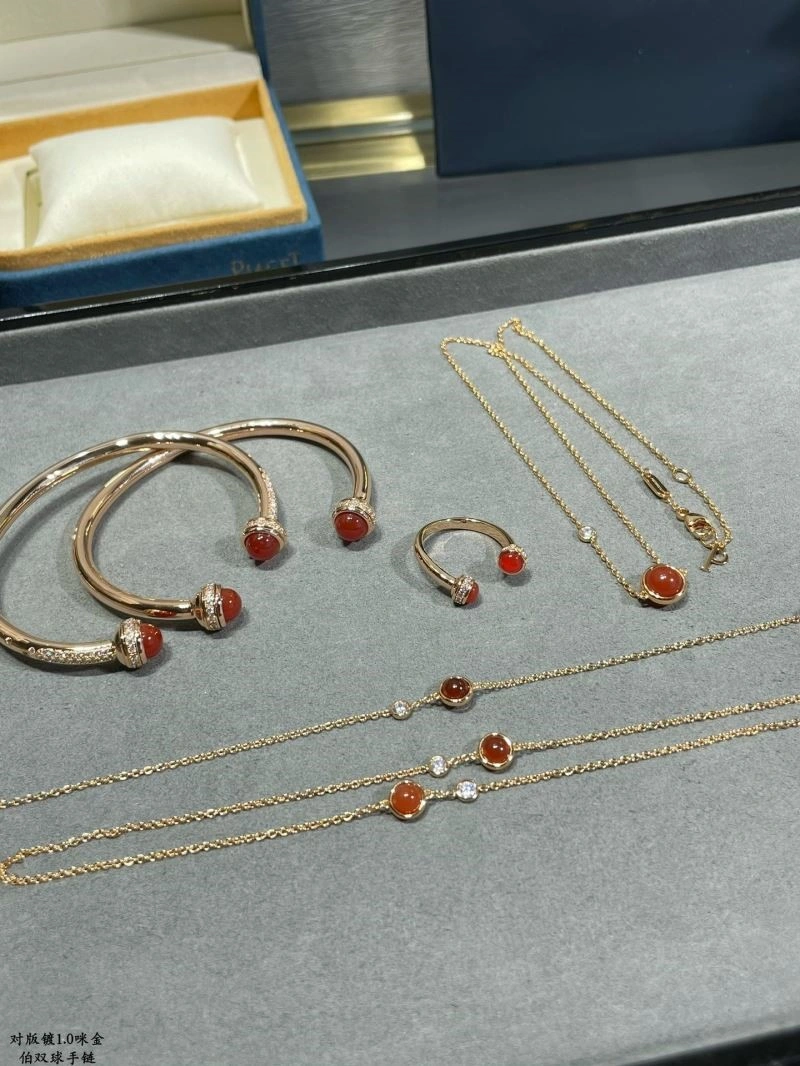 NewStyle Piaget Bracelets 210484