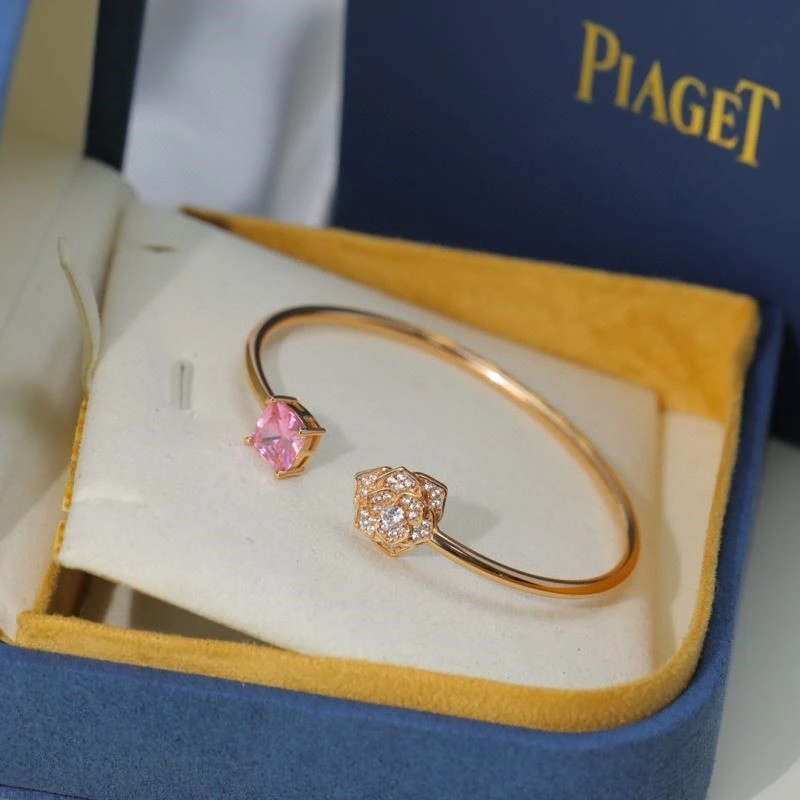 Supportive Piaget Bracelets 210488