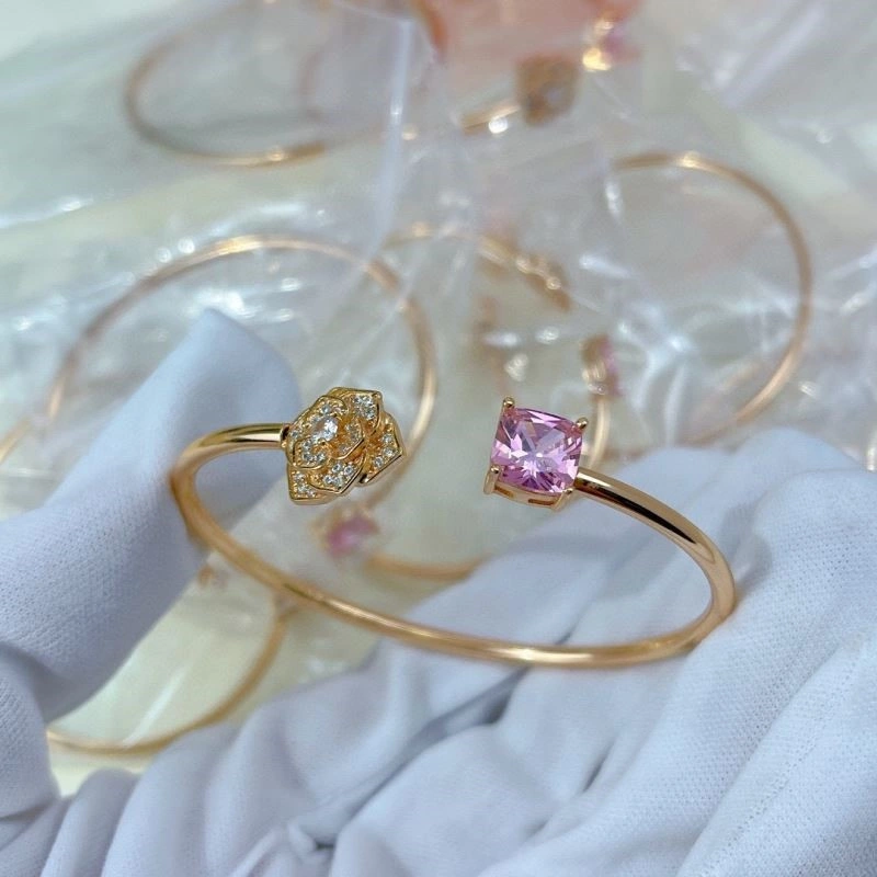 Supportive Piaget Bracelets 210488