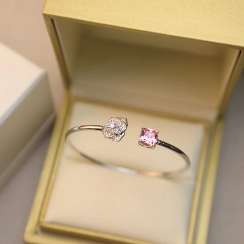 Refined Piaget Bracelets 210500