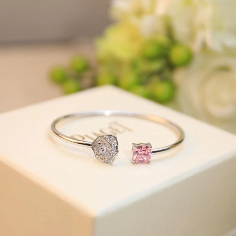 Refined Piaget Bracelets 210500