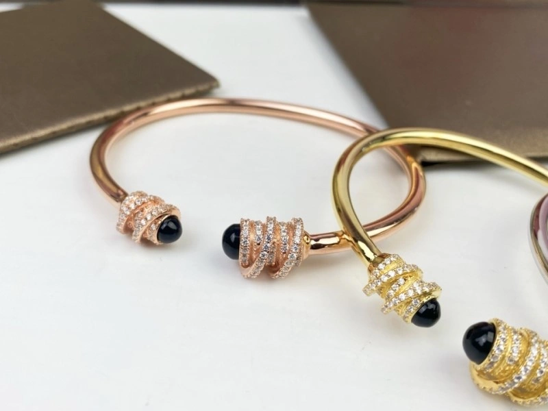 Bold Piaget Bracelets 208514