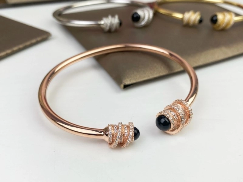 Bold Piaget Bracelets 208514
