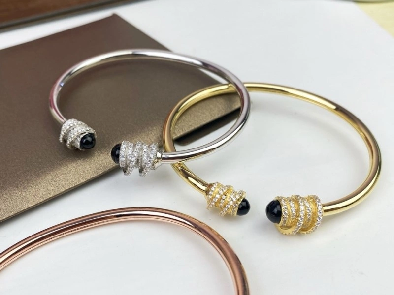 Bold Piaget Bracelets 208514