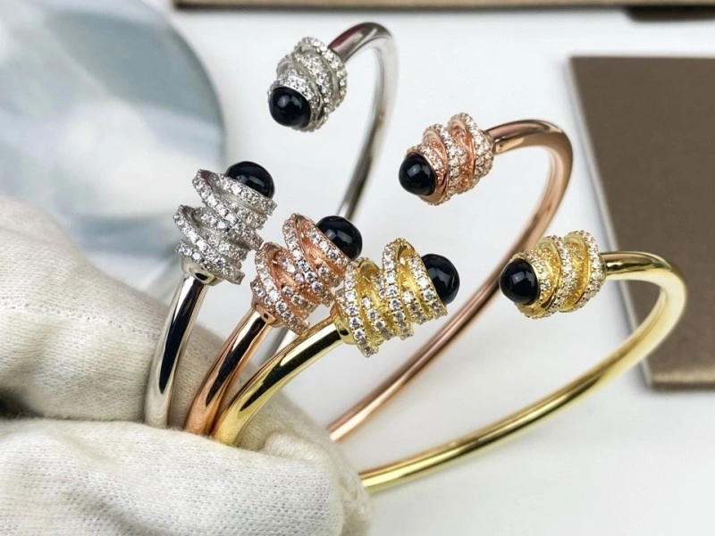 Bold Piaget Bracelets 208514