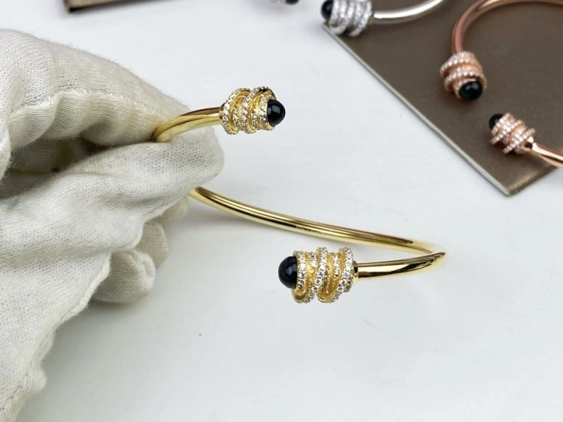Bold Piaget Bracelets 208514