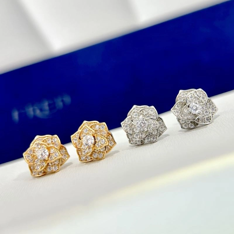 Piaget Earrings Stretchable 213842