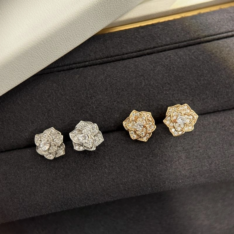 Piaget Earrings Stretchable 213842