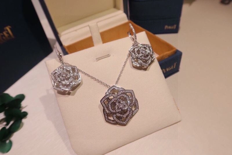 Piaget Earrings Resilient 213840