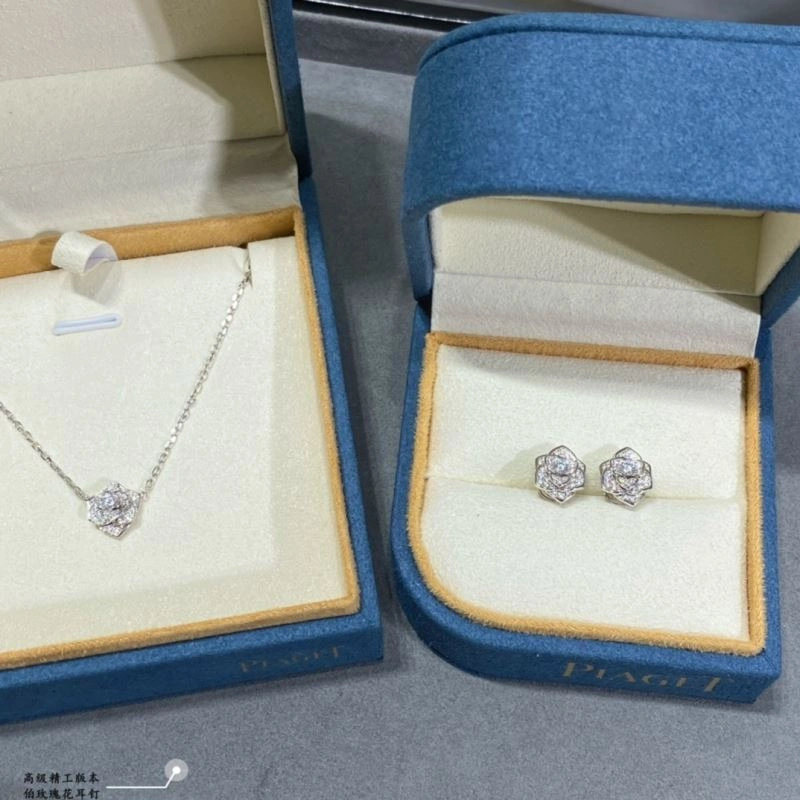 Piaget Earrings Vibrant 211790