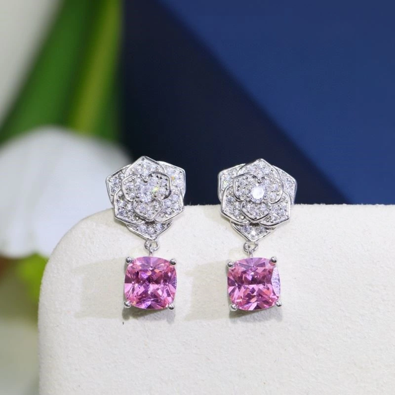 Piaget Earrings Classic 210542
