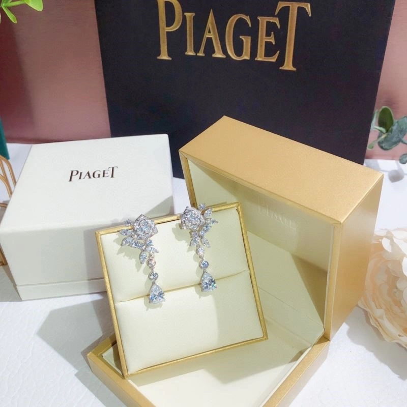 Effortless Piaget Earrings 209713