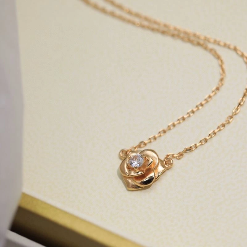 Piaget Necklaces Modern 213838