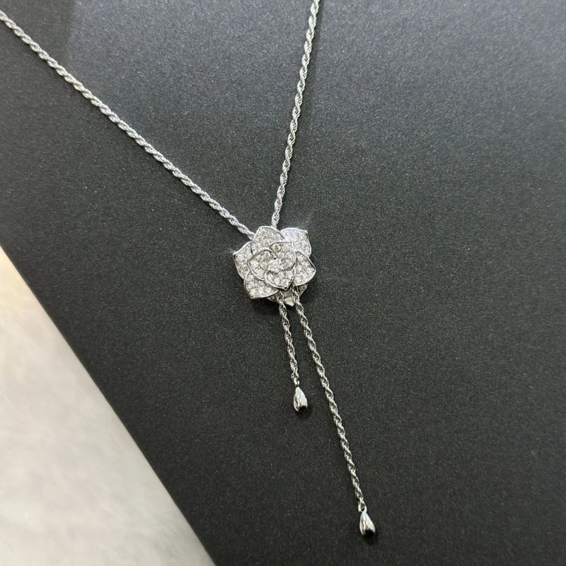 Minimalist Piaget Necklaces 213407