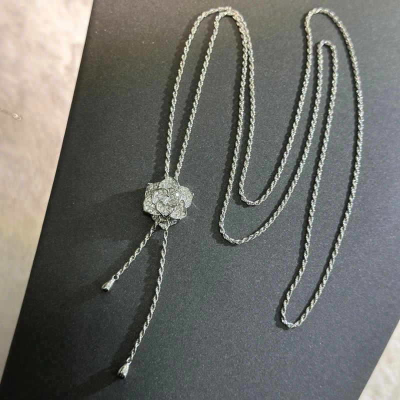 Minimalist Piaget Necklaces 213407