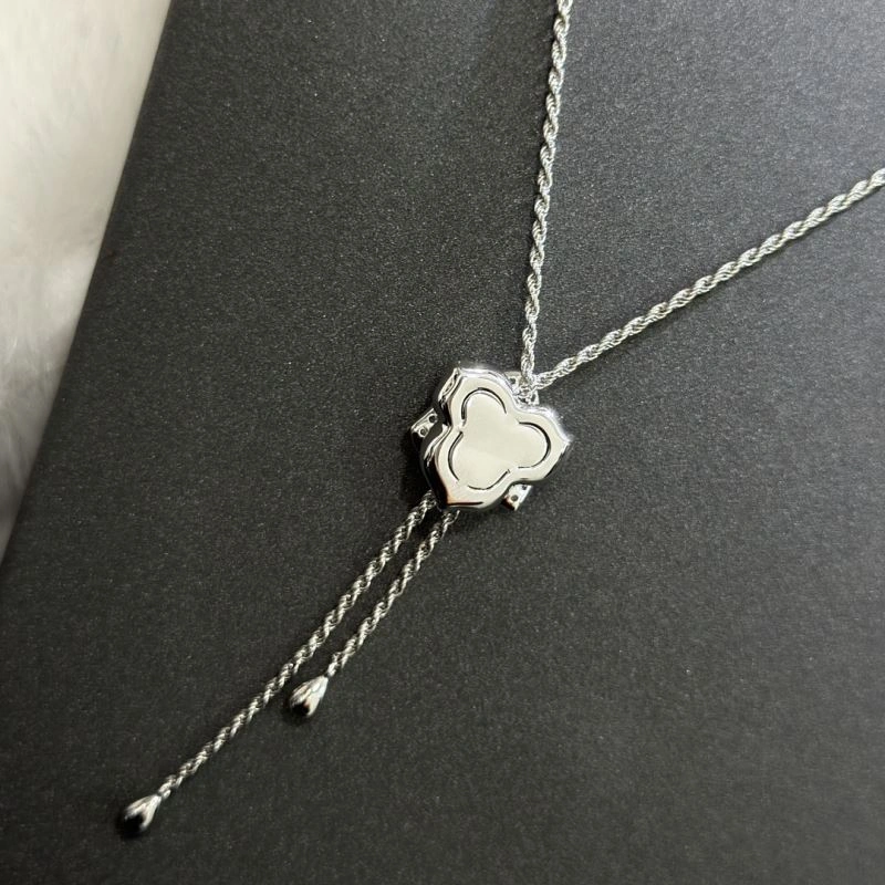 Minimalist Piaget Necklaces 213407