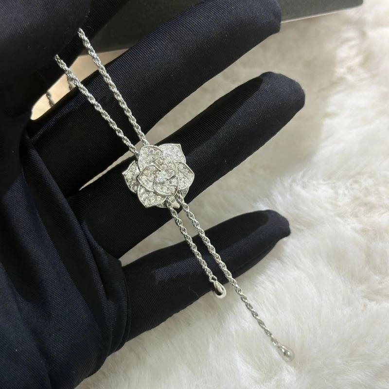 Minimalist Piaget Necklaces 213407