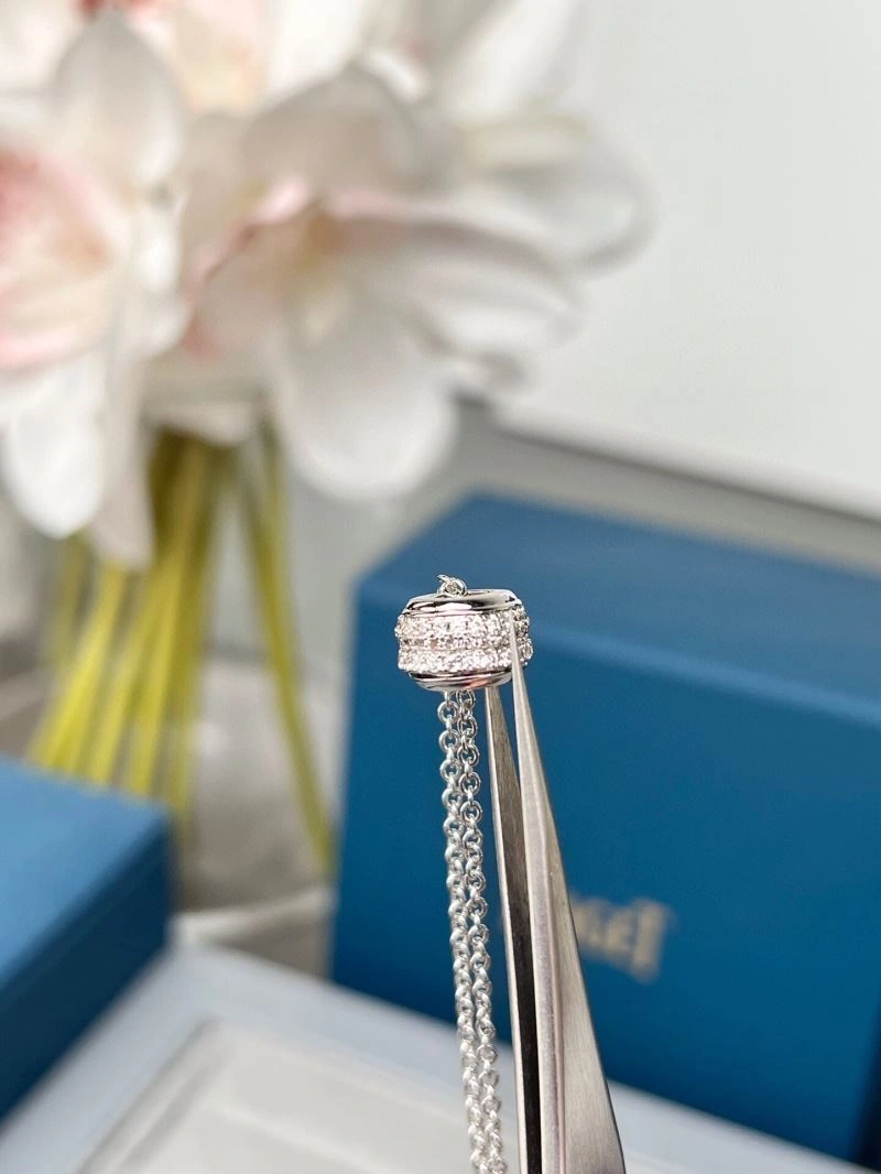 Unique Piaget Necklaces 211781
