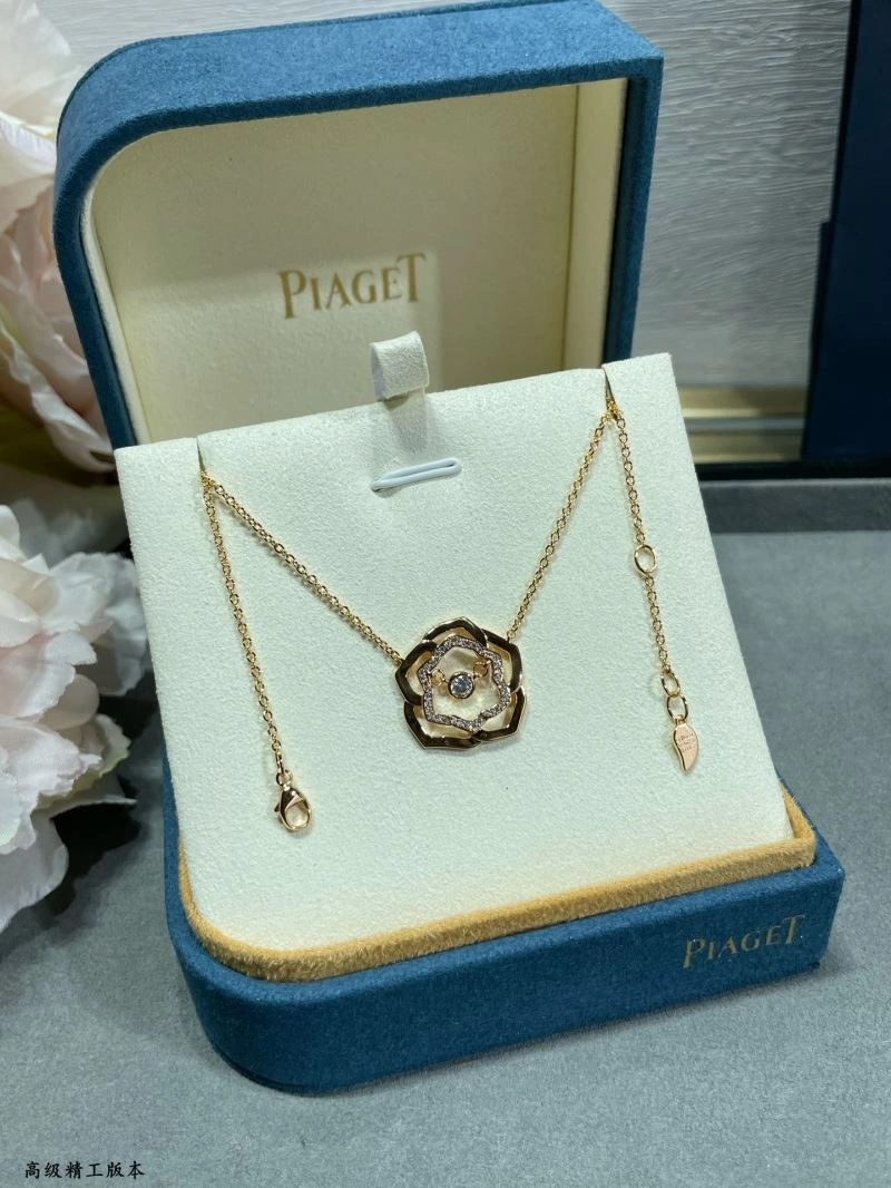 Sporty Piaget Necklaces 211776