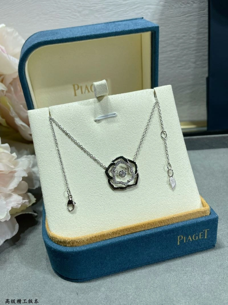 Sporty Piaget Necklaces 211776