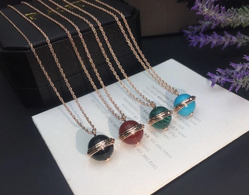 Piaget Necklaces Practical 211115