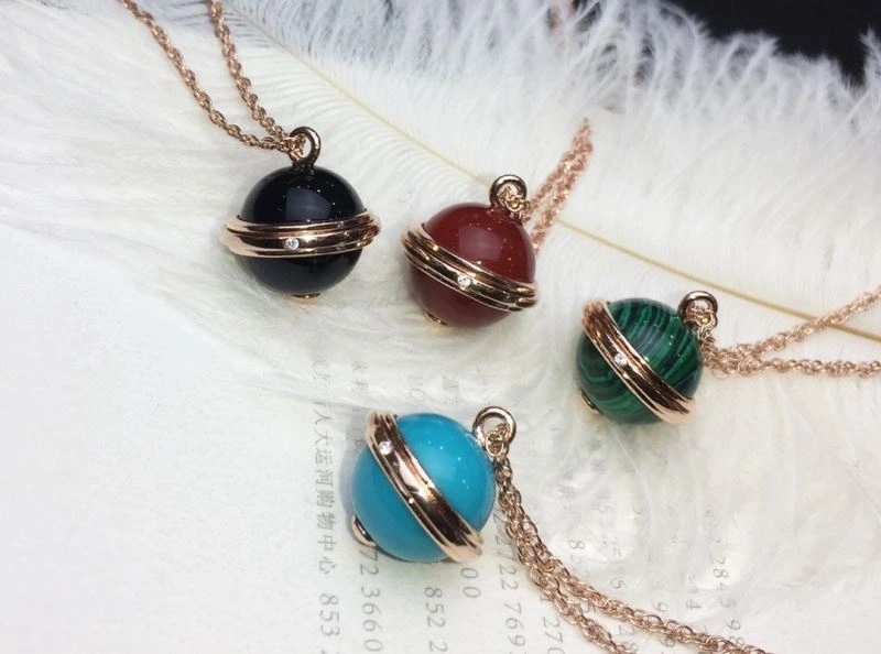Piaget Necklaces Practical 211115