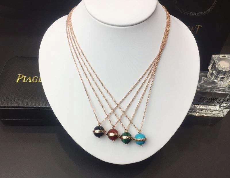Piaget Necklaces Practical 211115