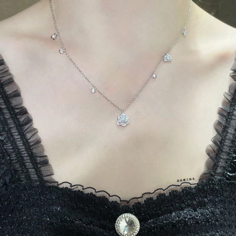 Piaget Necklaces ZipUp 210544