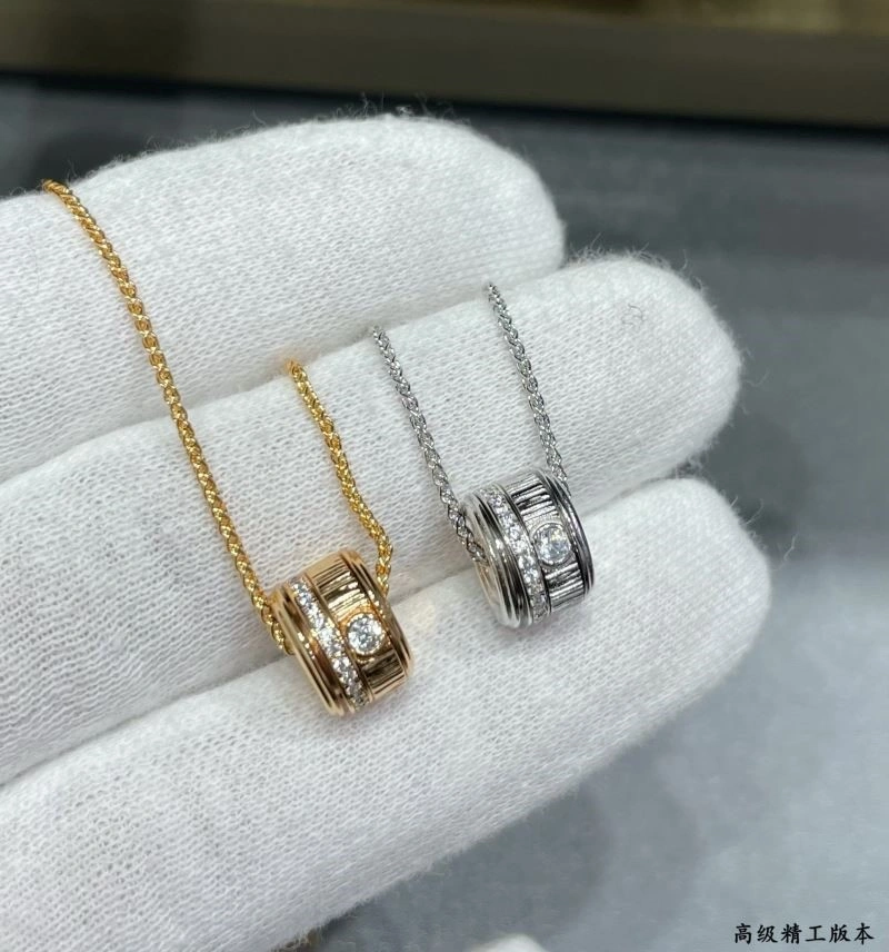 Compact Piaget Necklaces 210472