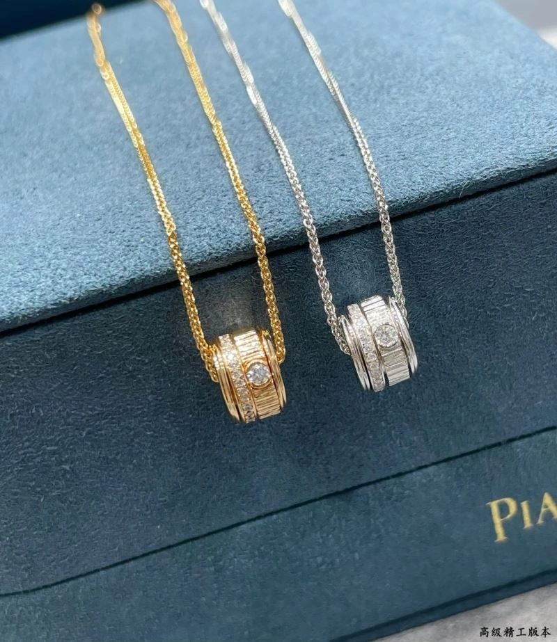 Compact Piaget Necklaces 210472