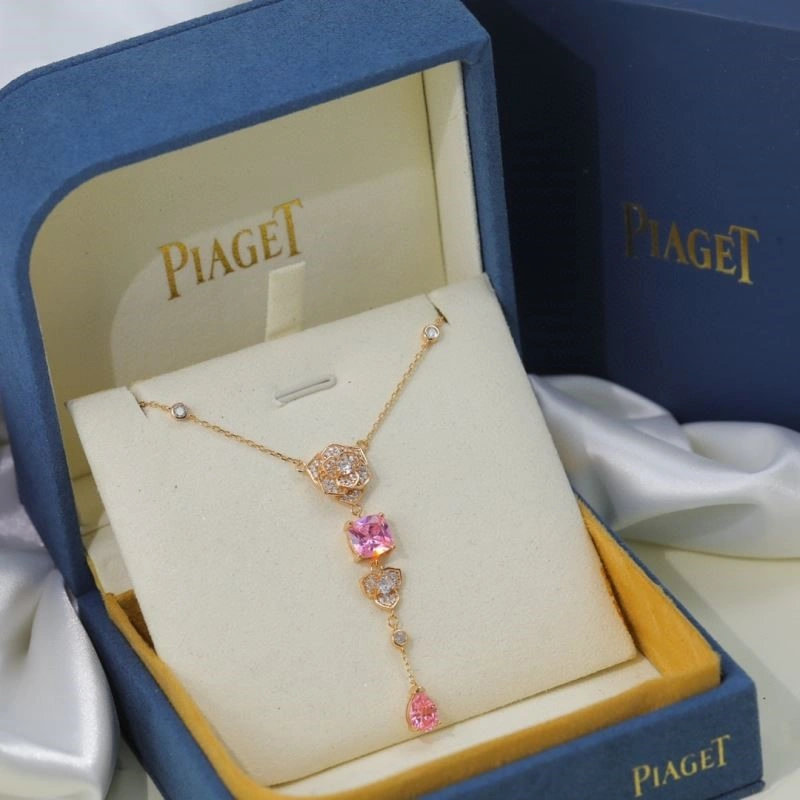 Piaget Necklaces Modern 210490