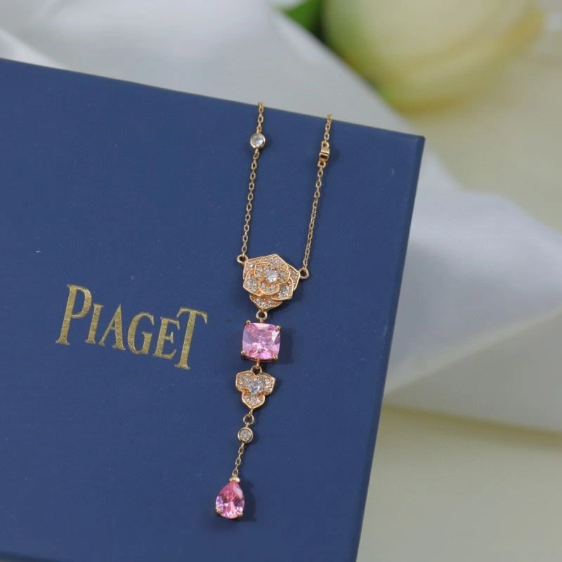 Piaget Necklaces Modern 210490