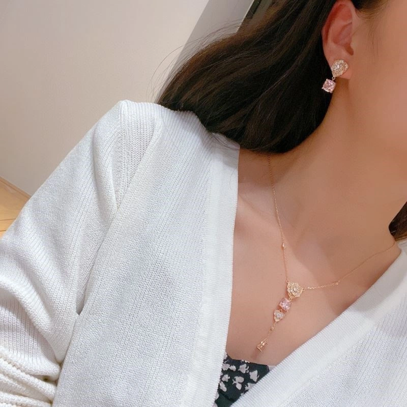 Piaget Necklaces Modern 210490