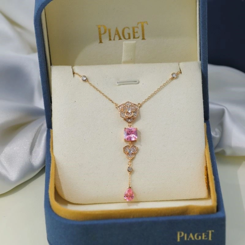 Piaget Necklaces Modern 210490