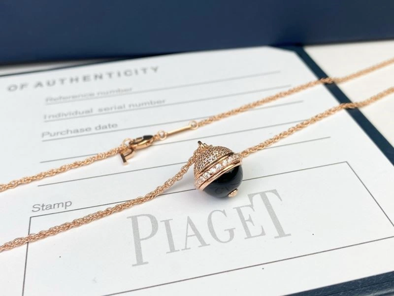 Piaget Necklaces Cozy 209152