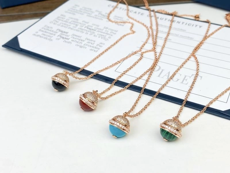 Piaget Necklaces Cozy 209152