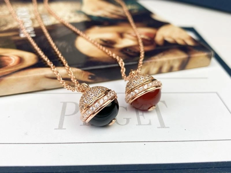 Piaget Necklaces Cozy 209152