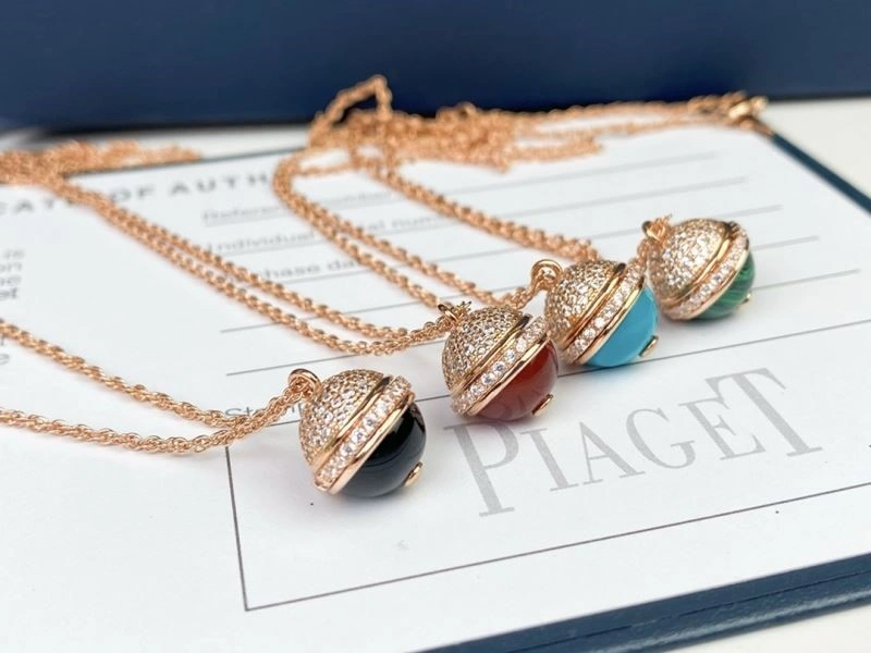 Piaget Necklaces Cozy 209152