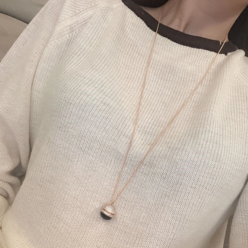 Piaget Necklaces Practical 208517