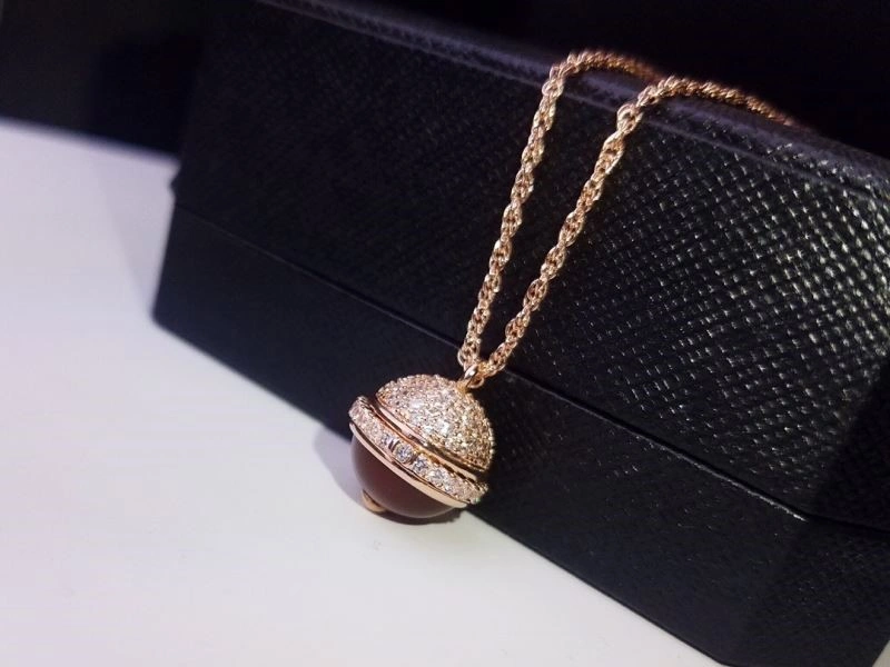 Classic Piaget Necklaces 208500