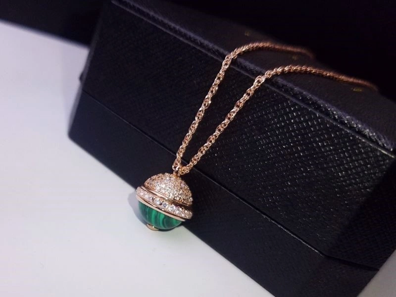 Classic Piaget Necklaces 208500