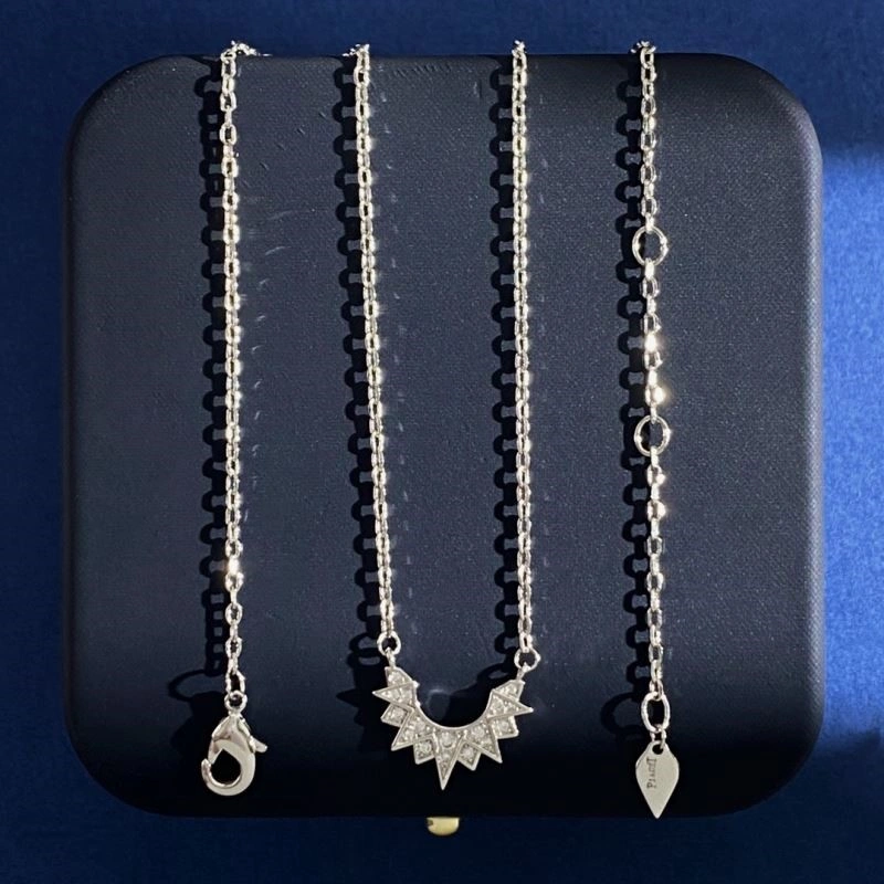 Functional Piaget Necklaces 208496