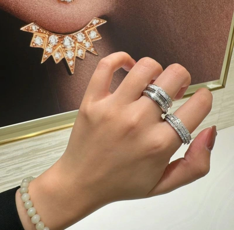 Sporty Piaget Rings 213841