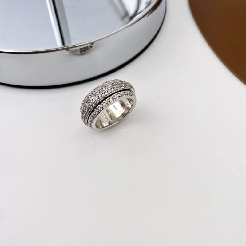 Lightweight Piaget Rings 213396