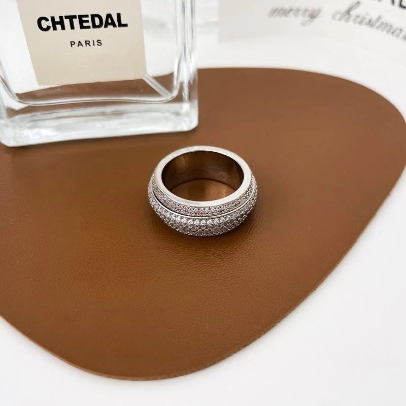 Lightweight Piaget Rings 213396