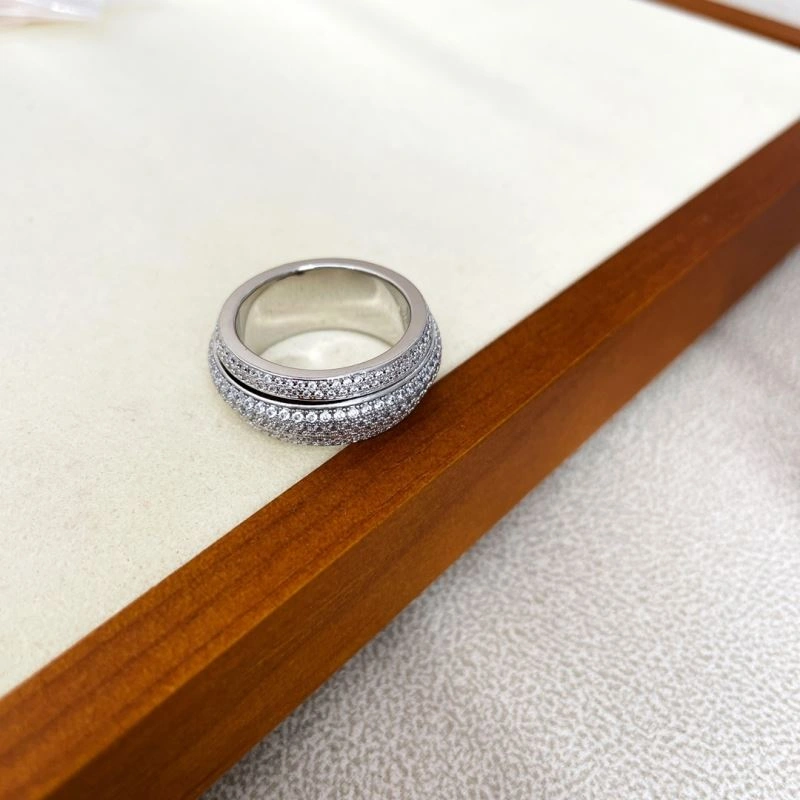 Lightweight Piaget Rings 213396