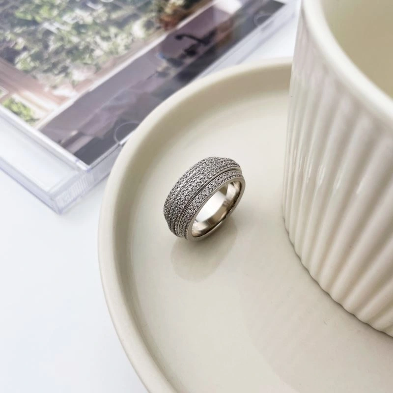 Lightweight Piaget Rings 213396