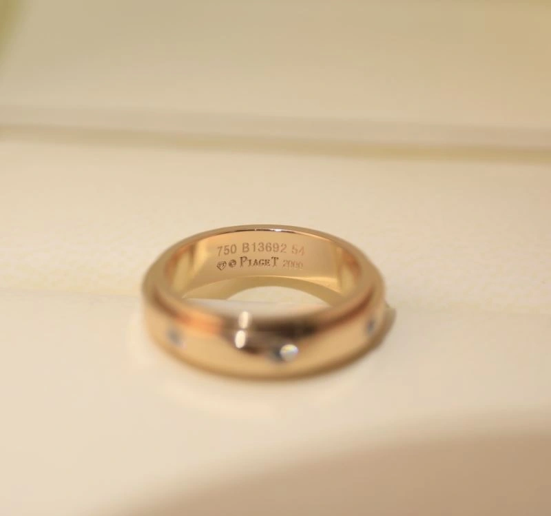 Sporty Piaget Rings 214132