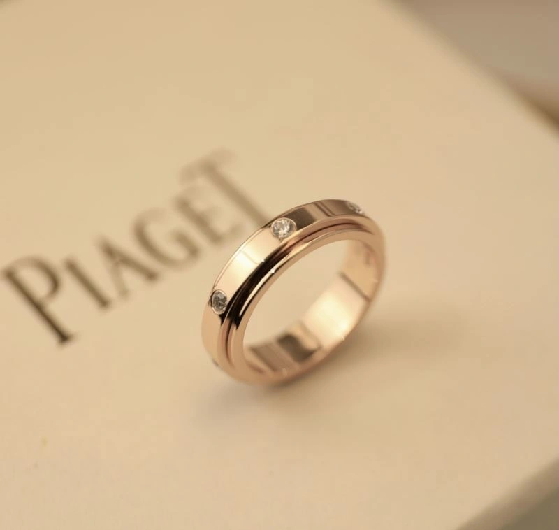 Sporty Piaget Rings 214132
