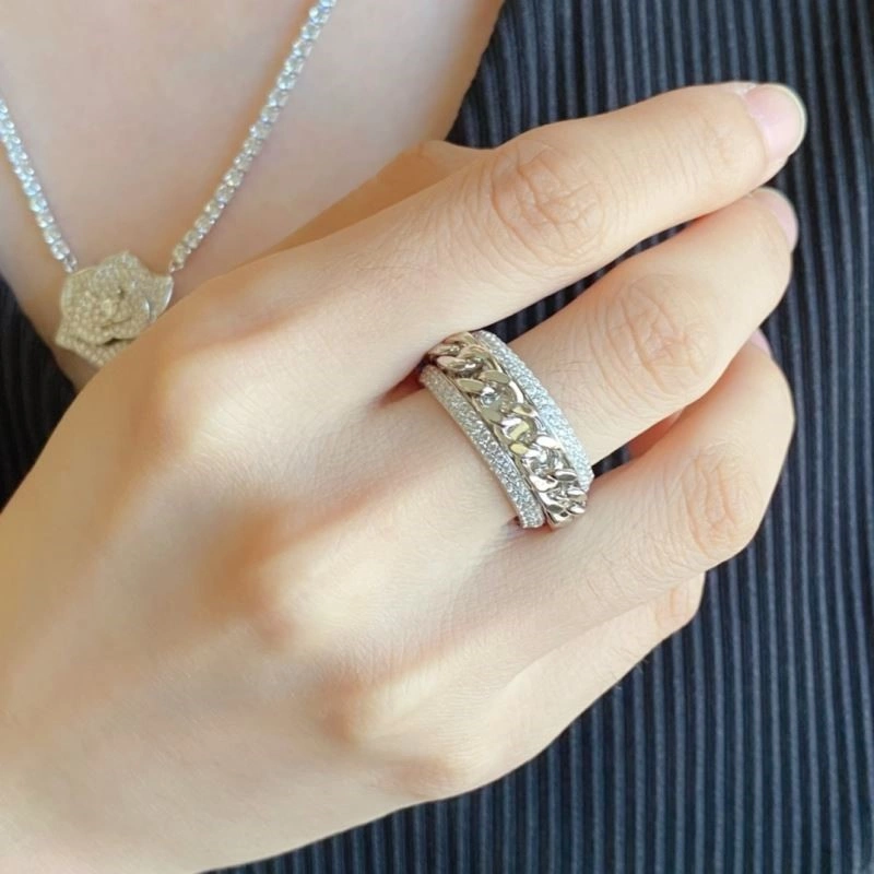 Versatile Piaget Rings 210445